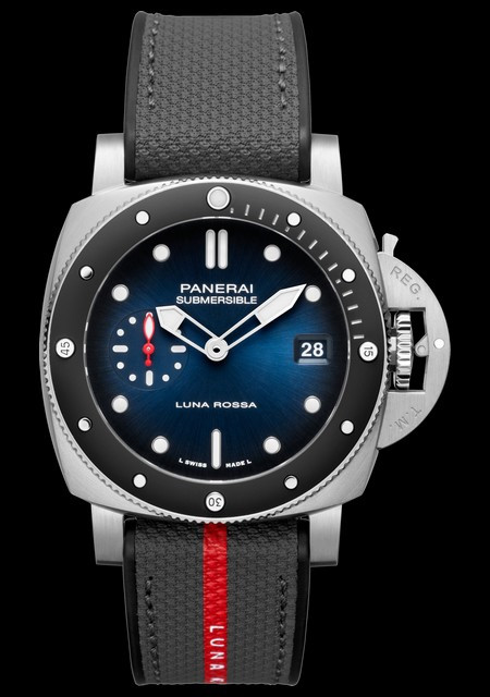 Panerai Submersible Luna Rossa